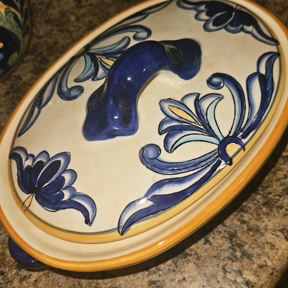 TERRANOVA Elegant Blue and Cream Ceramic Lidded Dish